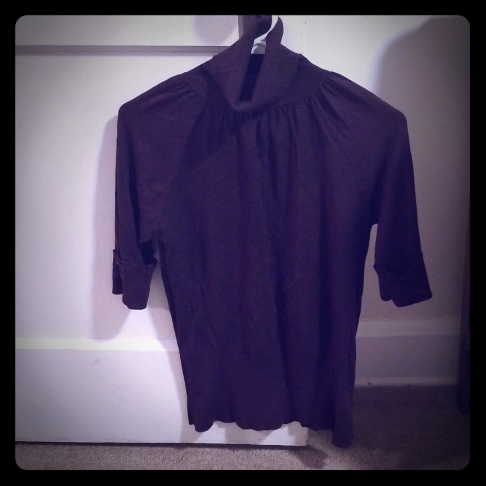 Brown short sleeves turtleneck